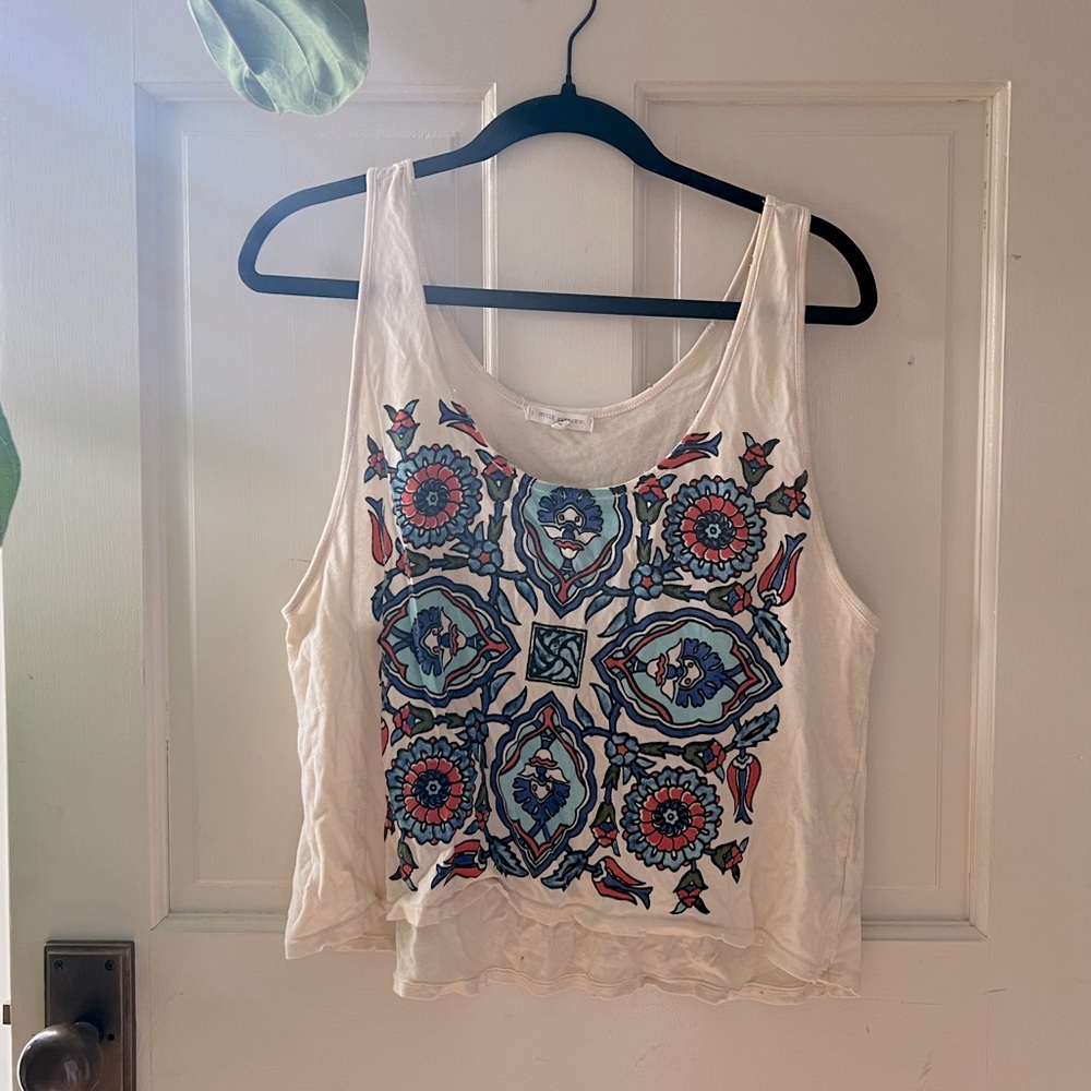 Title Unknown cream flowy tank top